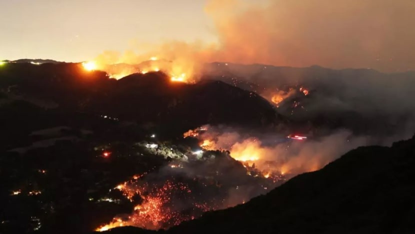 Los Angeles siasat punca kebakaran hutan, perintah berkurung dikuatkuasakan Los Angeles siasat punca kebakaran hutan, perintah berkurung dikuatkuasakan