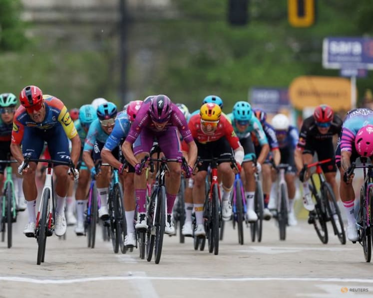 Magnier triumphs again to win Giro stage three in Sofia