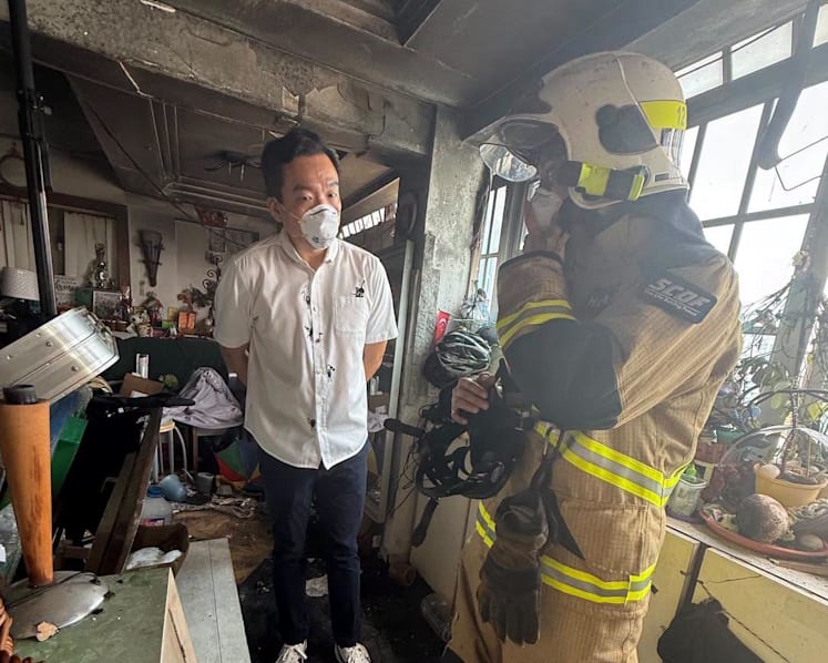 Two taken to hospital after fire at Mei Ling Street HDB block, about 25 evacuated