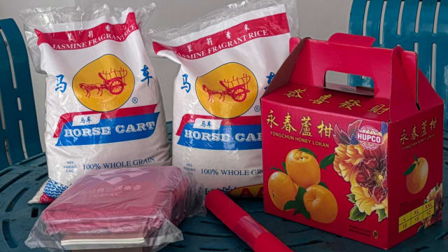 华助会主办春节送米活动 200户家庭受惠