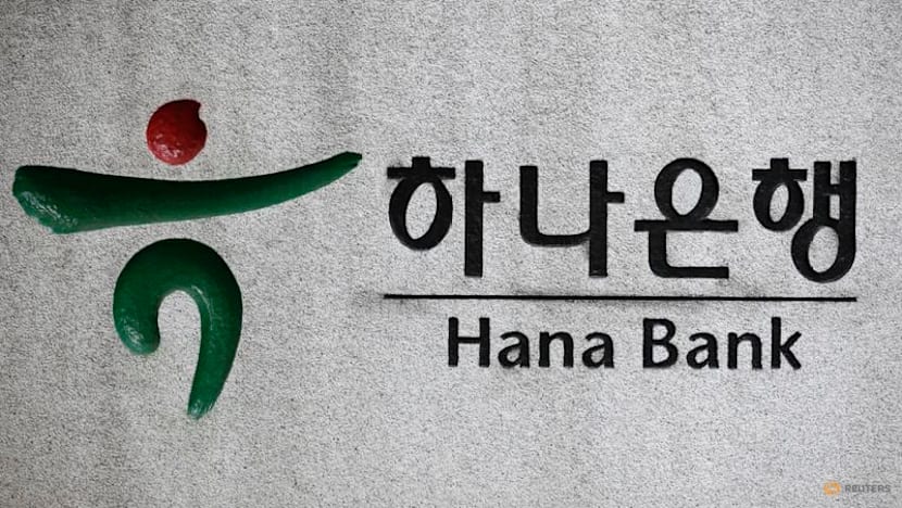 Hana Bank to acquire stake in Dunamu for $700 million, filing says