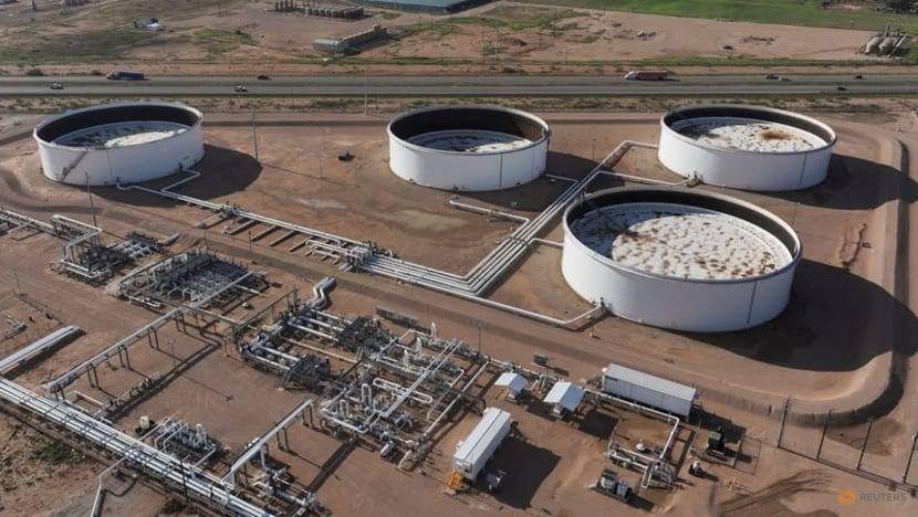 Oil steady as markets focus on US-Russia talks