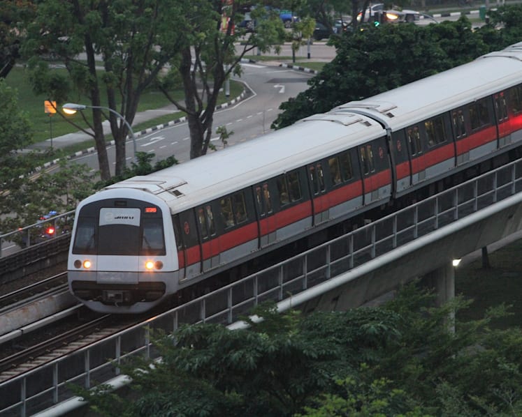 Commuters report delays on NSL