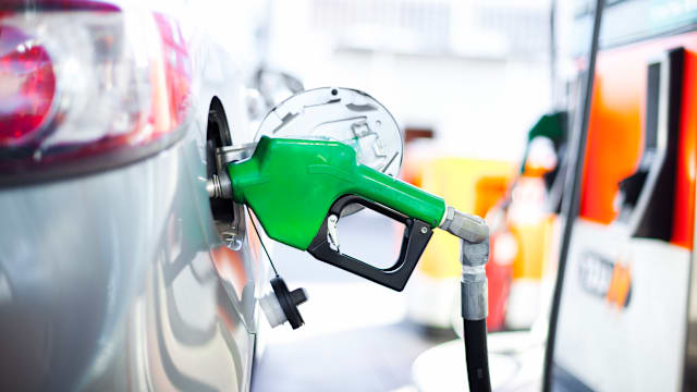 本地有油商再下调汽油零售价