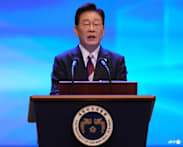 South Korea president proposes talks with North to formally end Korean War