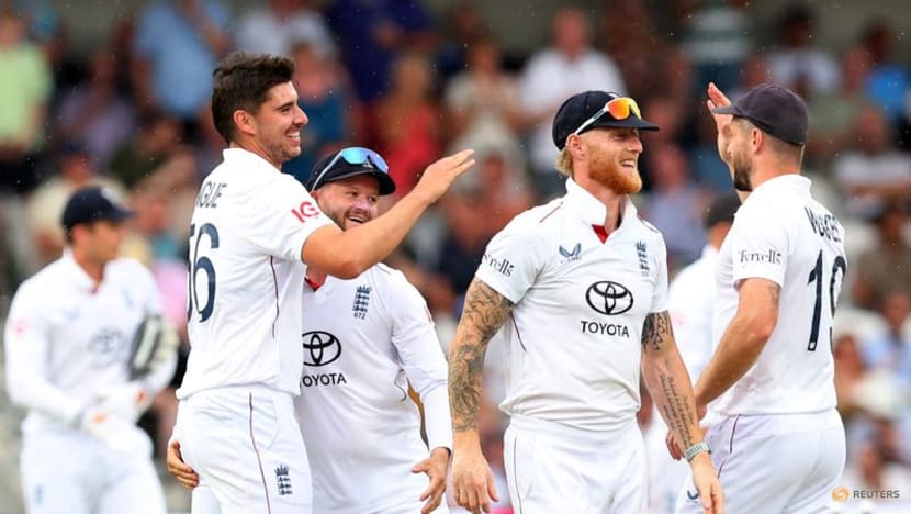 India lower-order collapse gives England hope of dramatic test win India lower-order collapse gives England hope of dramatic test win