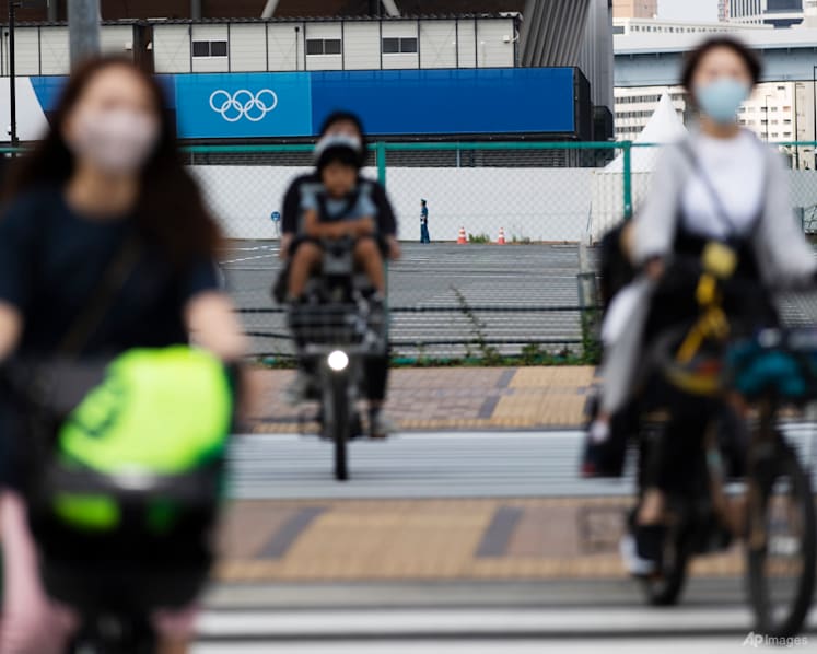 Japan fertility rate falls again to record low