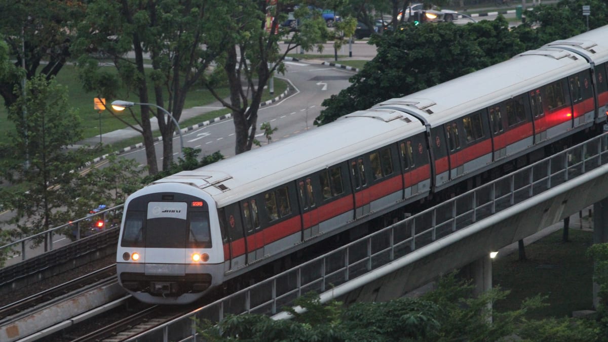 Commuters report delays on NSL - CNA