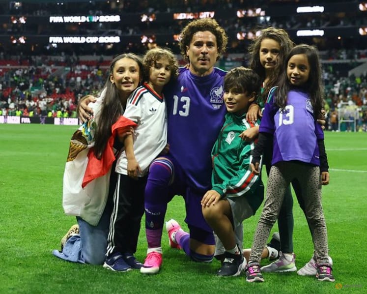 Ochoa gets perfect Azteca send-off as Mexico beat Czechs