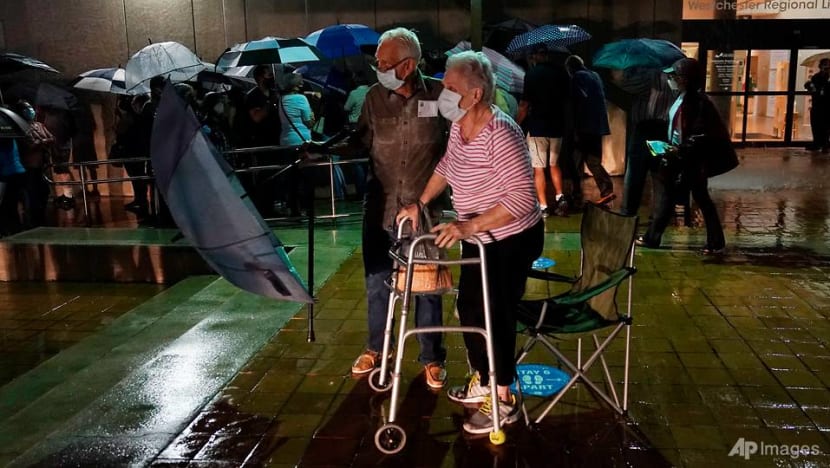 Florida begins early voting with no major problems reported