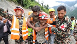 நேப்பாள வெள்ளம்: 9 நாள்களுக்குப்பின் இருவர் மீட்பு