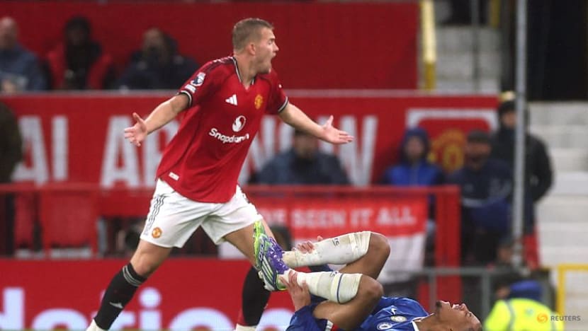 Man United breathe life into season with Chelsea victory