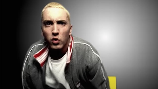 Eminem被疯传“车祸身亡”过世17年！发言人急否认