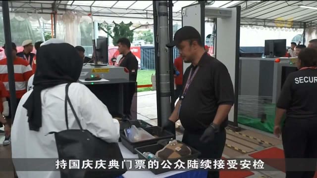 警方加强政府大厦前大草场和滨海湾一带保安与人流管理