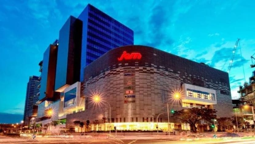 Kedai pakaian di Jem, kedai produk teknologi di Westgate antara tempat dikunjungi kes COVID-19 semasa berjangkit