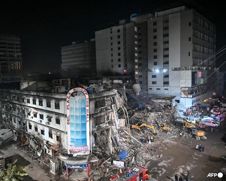 Death toll in Pakistan mall fire rises to at least 55
