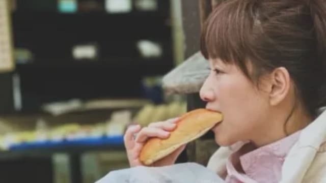 典雅如莲！57岁林忆莲素颜轻松自适