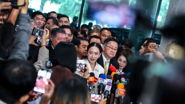 晨光|纸上风云：泰辩论首相不信任动议 指佩通坦被操控 