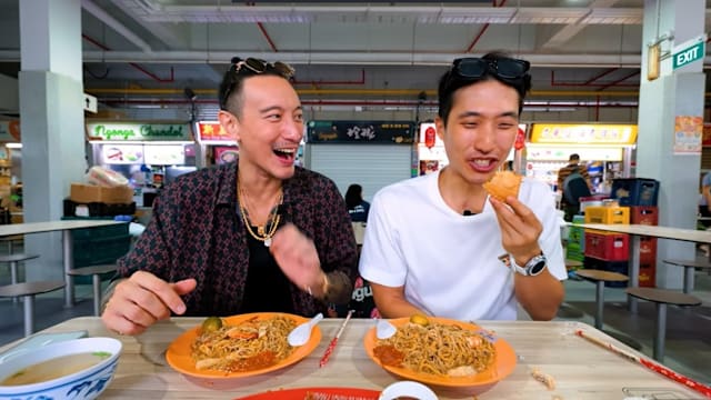 王阳明合体本地“大胃王网红”Zermatt，在旧机场路小贩中心大呷美食！