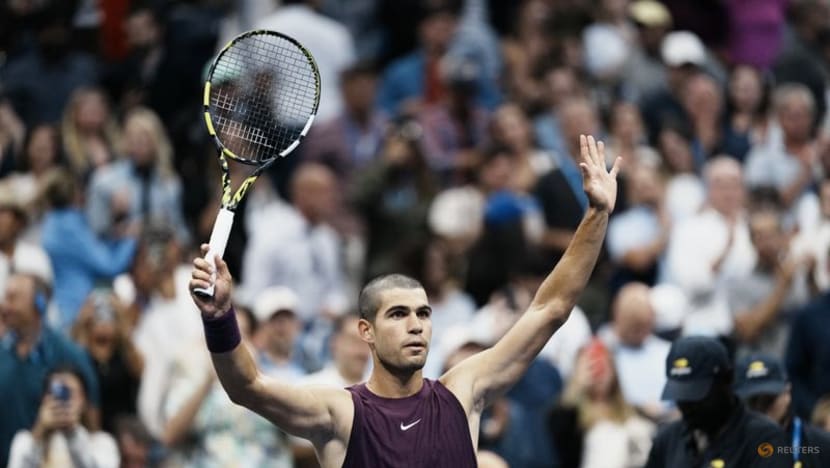 Alcaraz cruises into third round with commanding win over Bellucci