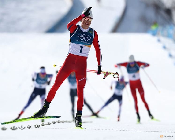 Crosscountry-Norway's Klaebo wins gold in men's skiathlon after explosive finish