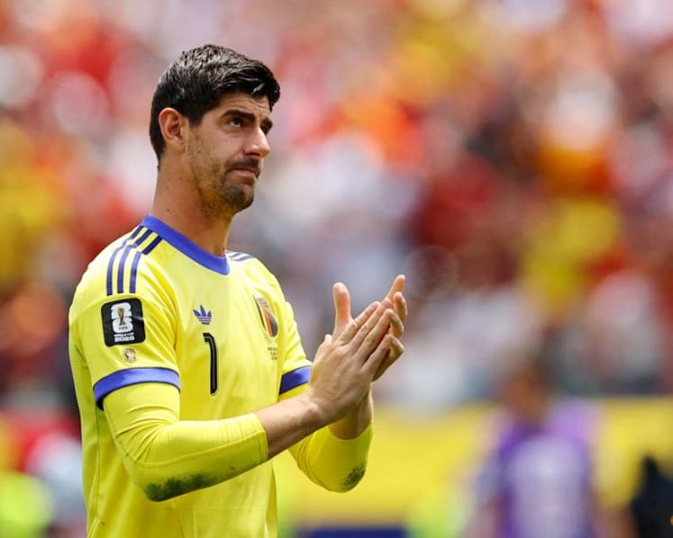 Courtois rethinks quitting Belgium but wants time off