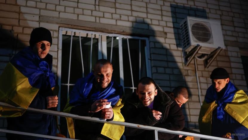 Ukraine says it brings home 189 POWs in swap with Russia Ukraine says it brings home 189 POWs in swap with Russia