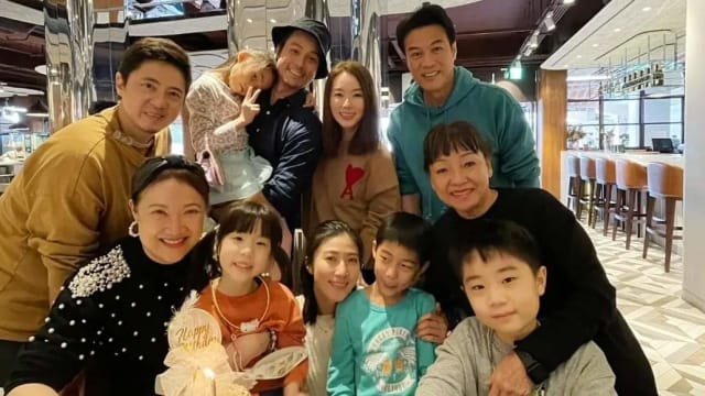 在台湾提前庆生　洪慧芳“感动到不行”