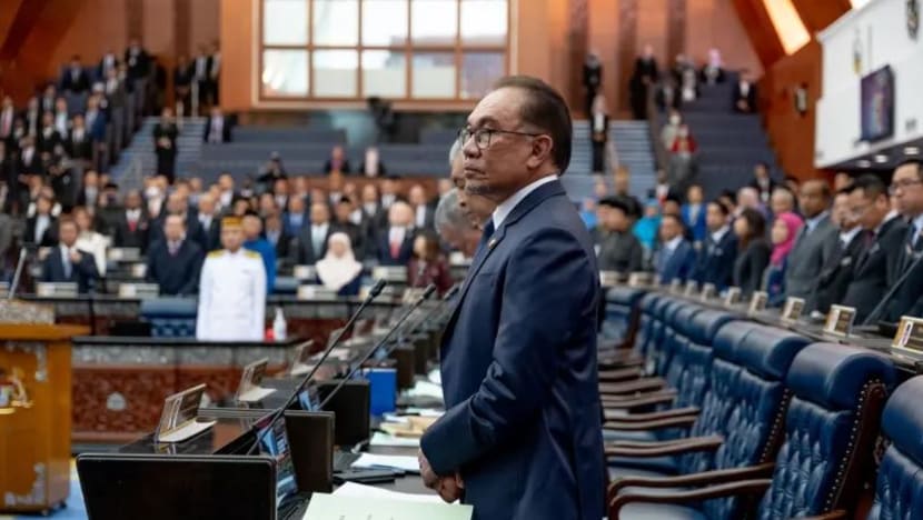 Pengampunan diraja diberi kerana terdapat 'pelanggaran prinsip keadilan', tegas Anwar Ibrahim Pengampunan diraja diberi kerana terdapat 'pelanggaran prinsip keadilan', tegas Anwar Ibrahim