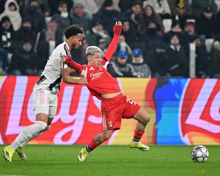 Juventus clinch playoff place with 2-0 win over Benfica