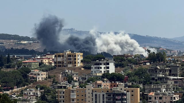 美国扩大空袭伊朗交通基础设施 伊朗攻击区域美军基地反击