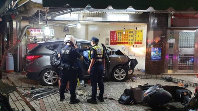 少年偷车撞死三人案 同学劝阻无效称他想“证明自己”