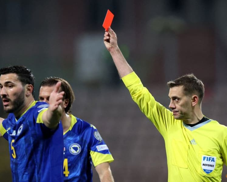 Inter boss Chivu defends Bastoni after Italy red card and media scrutiny