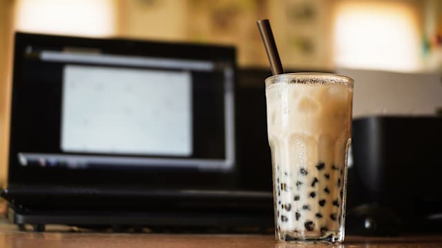 长期熬夜日饮两杯泡泡茶 26岁台女肾衰竭终生洗肾