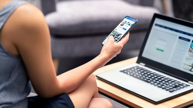 Komentar: Algoritma LinkedIn unggulkan pria, haruskah perempuan ganti gender agar views naik?