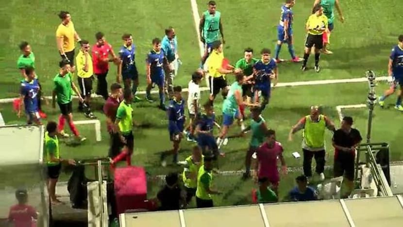 SAFSA, Yishun Sentek Mariners gaduh semasa perlawanan Liga NFL