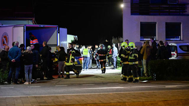 斯洛伐克发生火车追尾事故 数十名乘客受伤