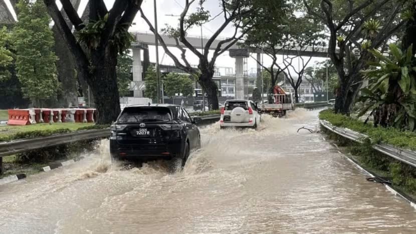 Terperangkap dalam banjir kilat? Ini tip keselamatan buat pemandu