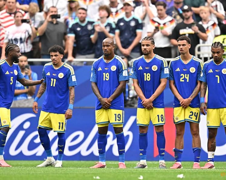 Curacao can still enjoy beautiful World Cup, says Advocaat