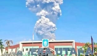 Three hikers remain missing after Mount Dukono eruption 