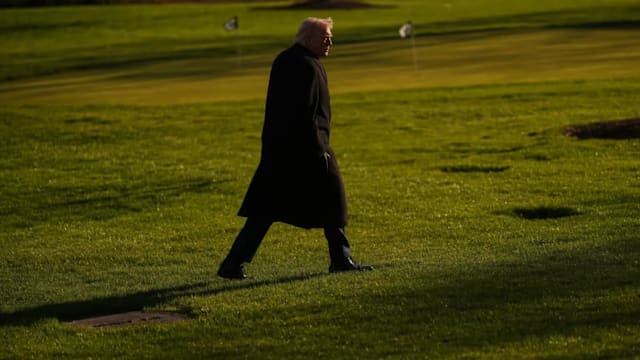 特朗普常临阵退缩 但这次无处可躲