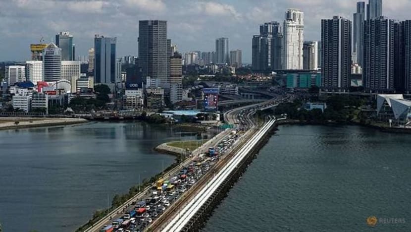 Warga M'sia bekerja di S'pura sambut baik pengaturan perjalanan mulai 10 Ogos Warga M'sia bekerja di S'pura sambut baik pengaturan perjalanan mulai 10 Ogos