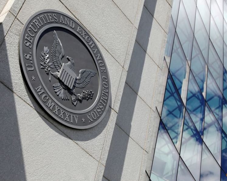 US SEC review delays first prediction-market ETFs