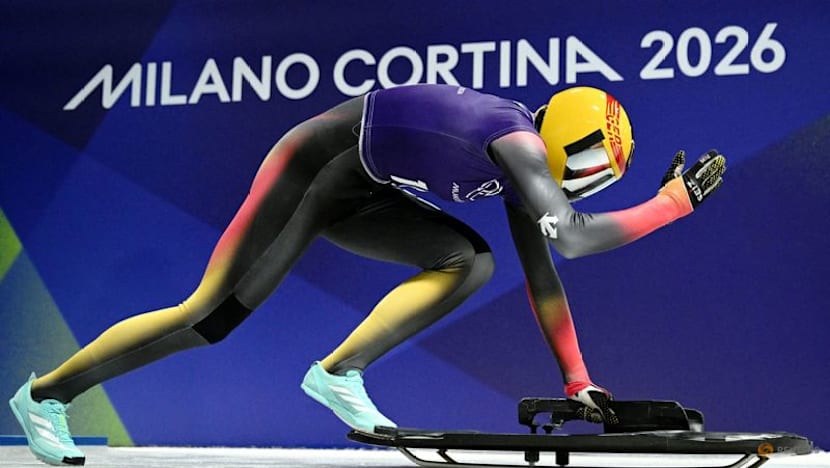 Skeleton-Germany's Pfeifer, Britain's Stoecker set the pace in training runs