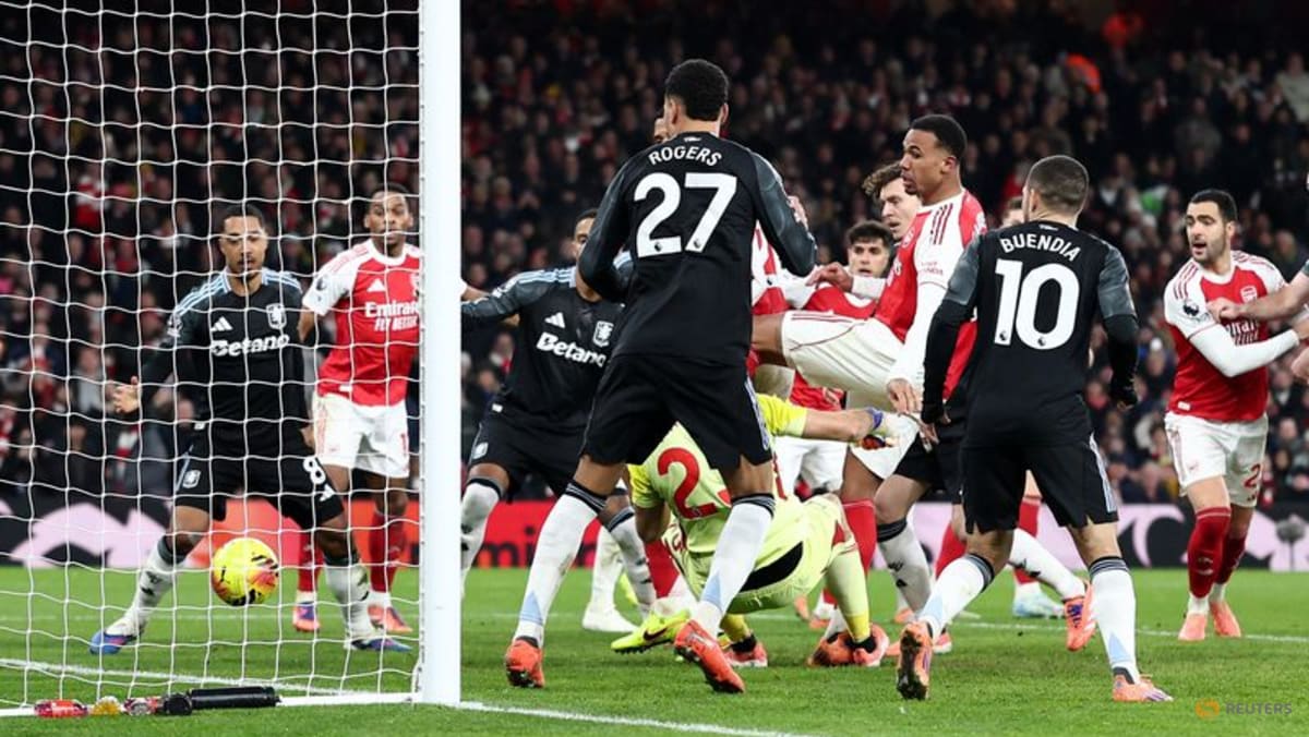 Arsenal thrash Villa 4-1 while Chelsea and Man Utd both held