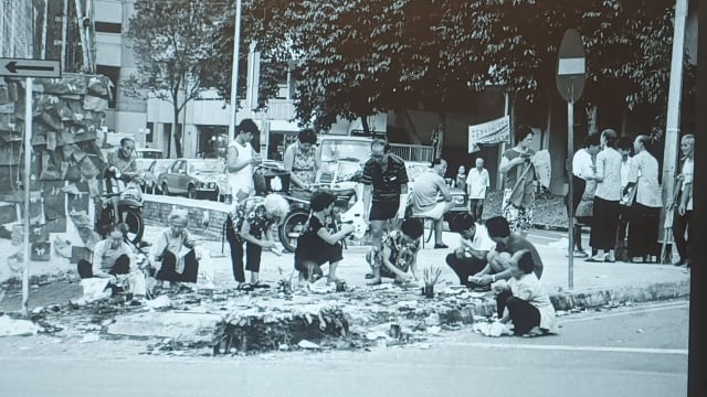 【958印象古早】除夕夜“卖懒”换勤奋  惊蛰打小人驱厄运   牛车水人何乃强追忆早年旧俗
