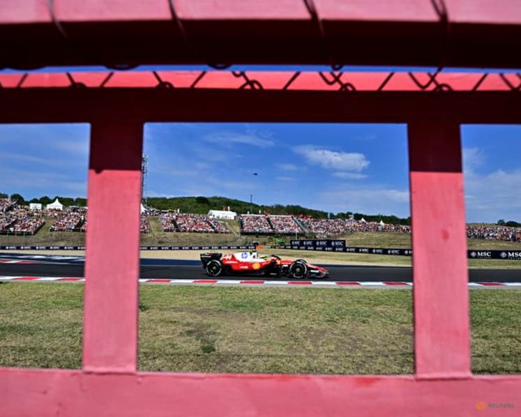 Hamilton questions costly Ferrari pitstop decision