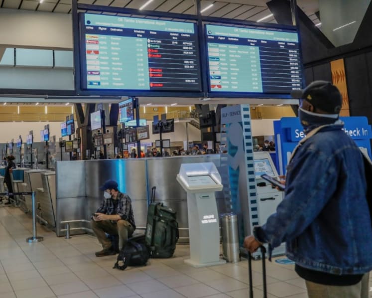 Commentary: Omicron wrecked holiday plans but benefits of long overseas vacations are overstated