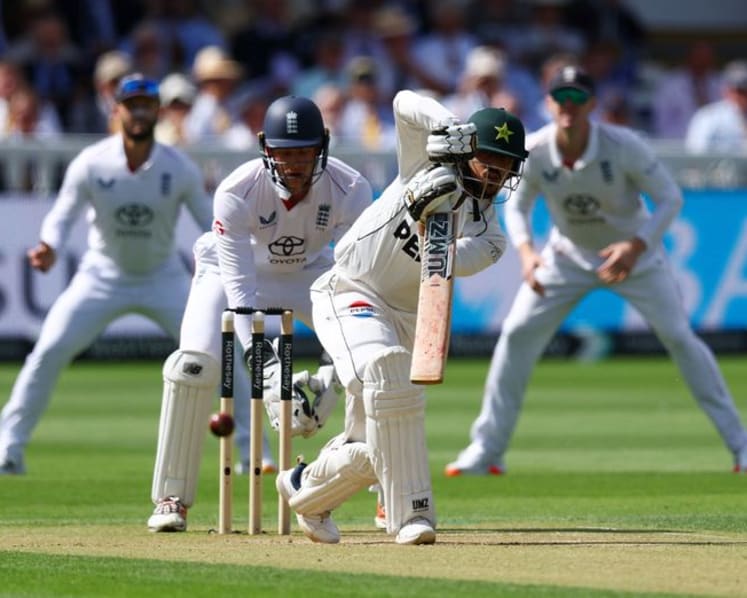 England in total control at Lord's after Pakistan crumble
