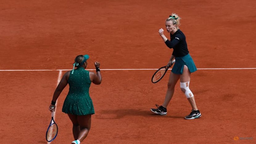 Top seeds Siniakova and Townsend clinch French Open women's doubles title